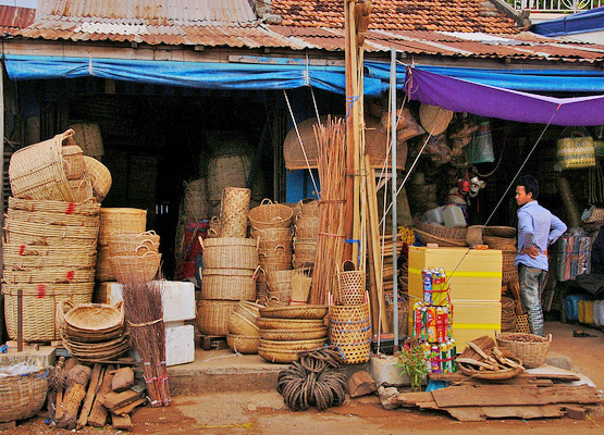 attraction-Shopping in Kampong Chhnang 1.jpg